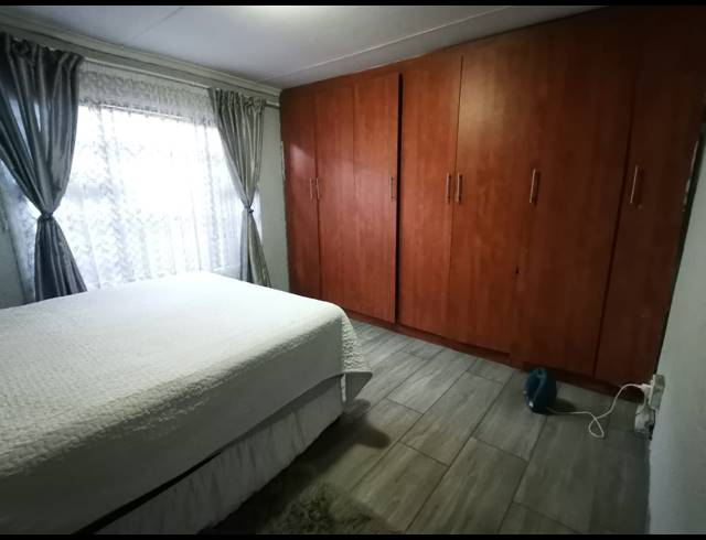 3 BEDROOM HOUSE FOR SALE IN EVATON WEST